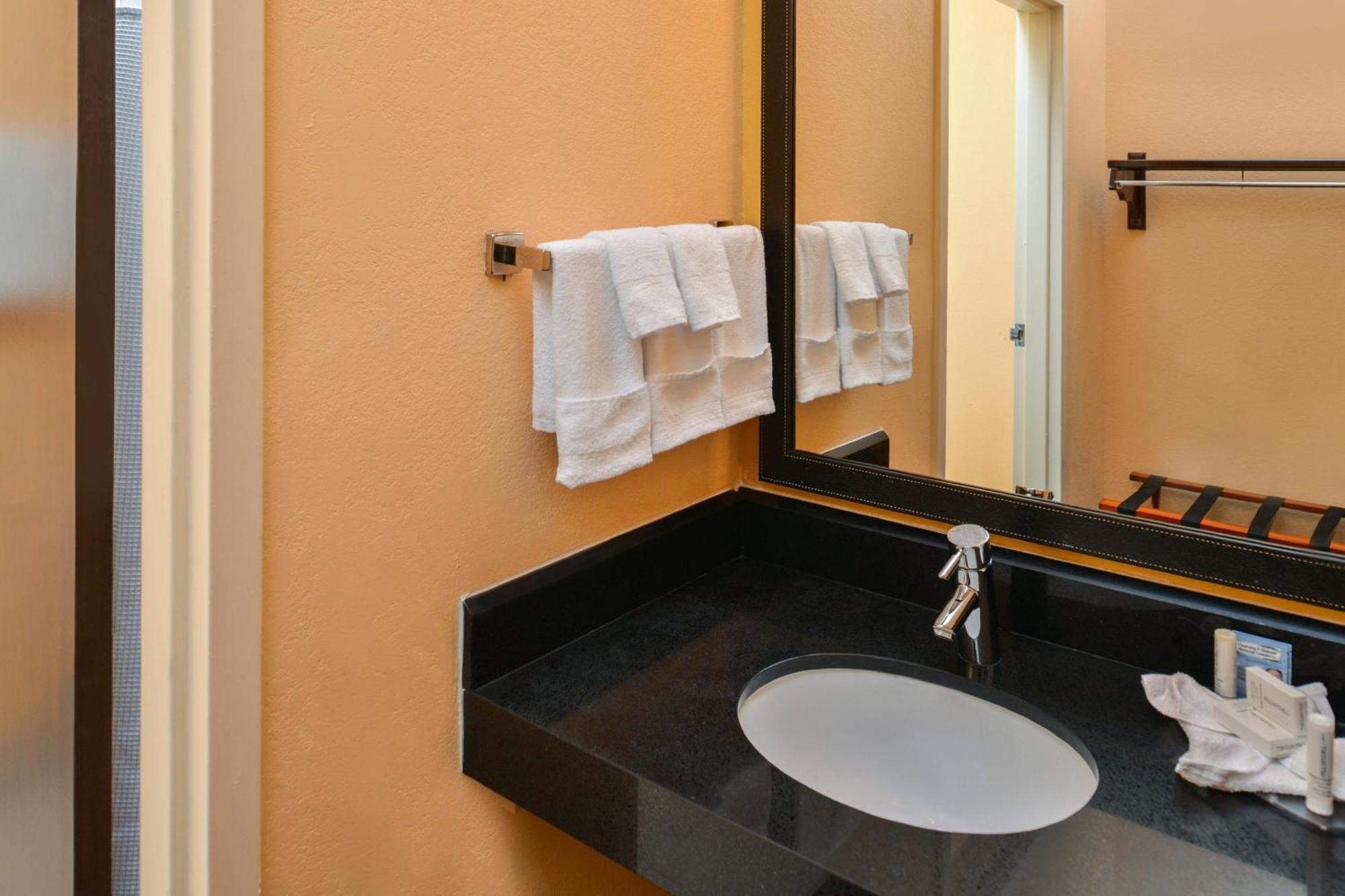 Fairfield Inn & Suites Бомонт Екстер'єр фото