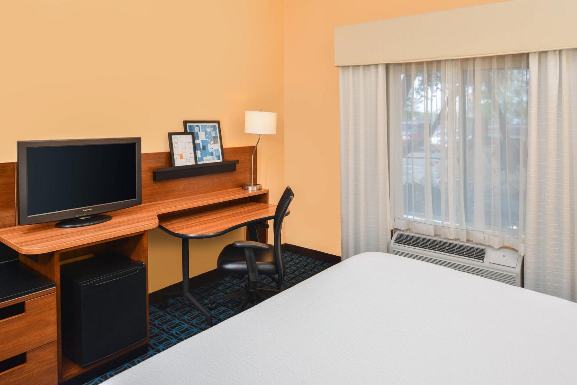 Fairfield Inn & Suites Бомонт Екстер'єр фото