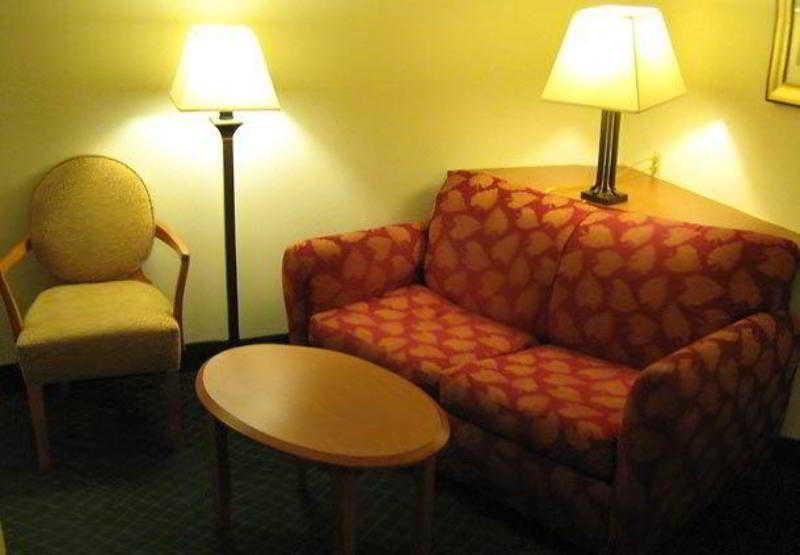Fairfield Inn & Suites Бомонт Номер фото